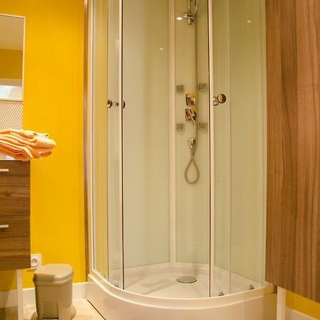 Le Saint Leonard...Il Est Jaune องเฟลอร์ ภายนอก รูปภาพ