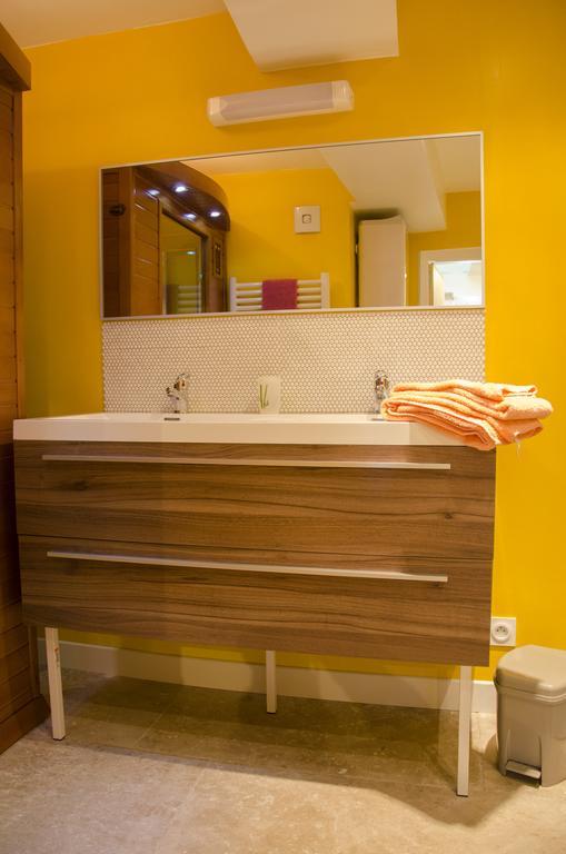 Le Saint Leonard...Il Est Jaune องเฟลอร์ ภายนอก รูปภาพ